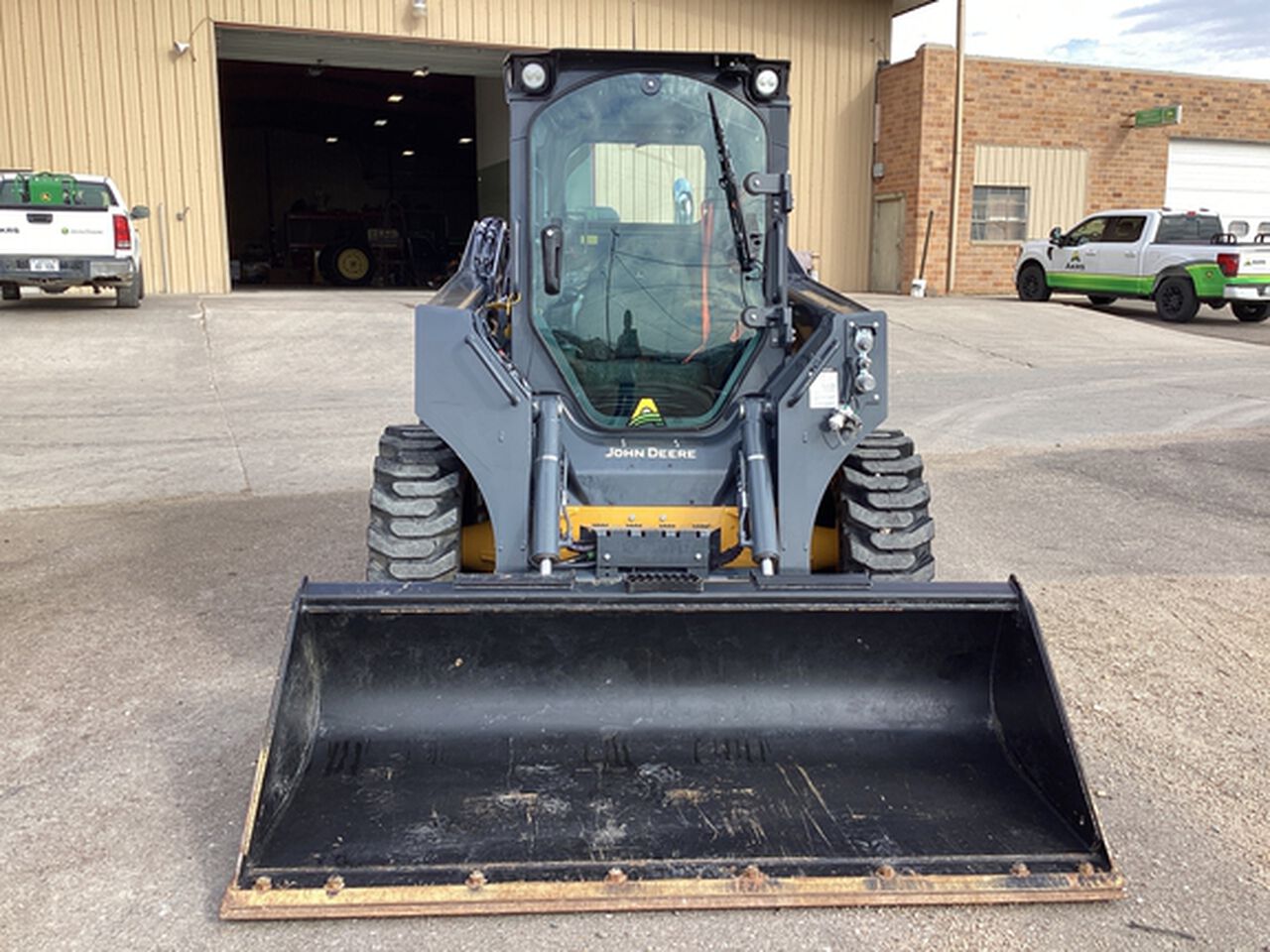 2024 324G - 440308,  image number 1