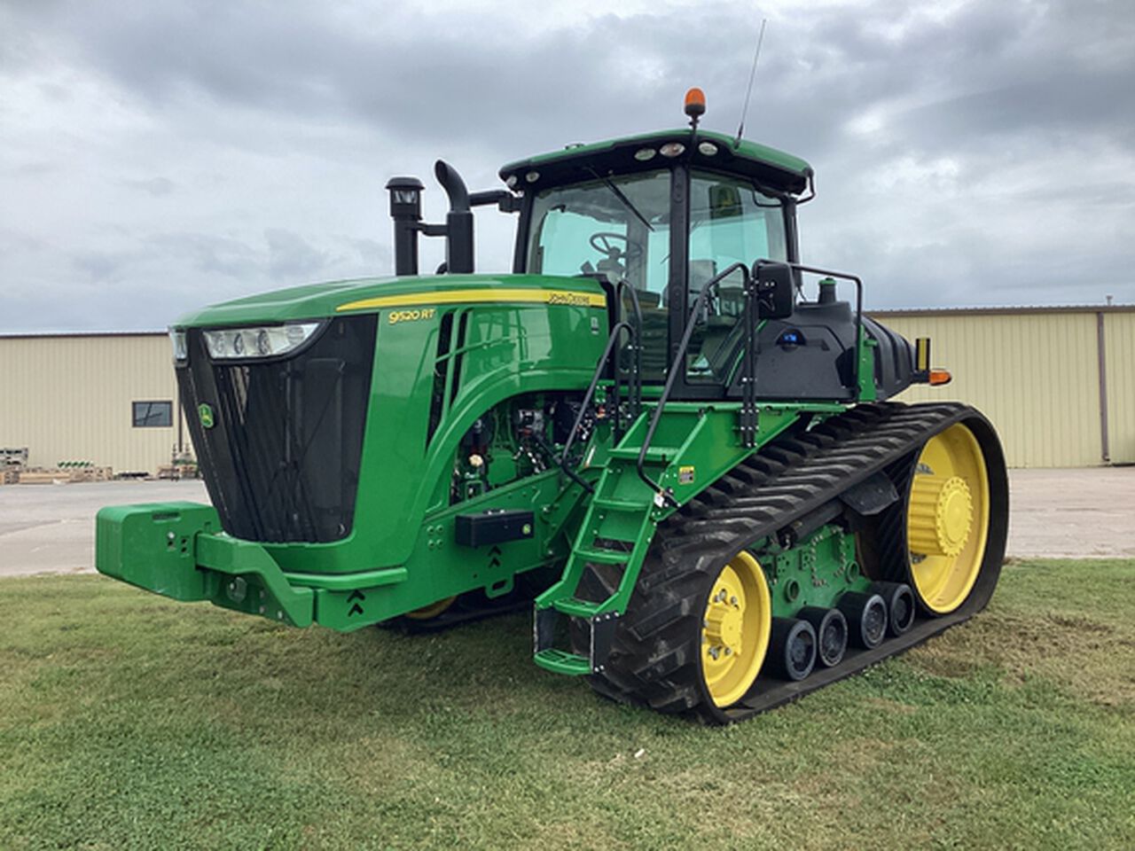 2018 9520RT - 440497,  image number 2