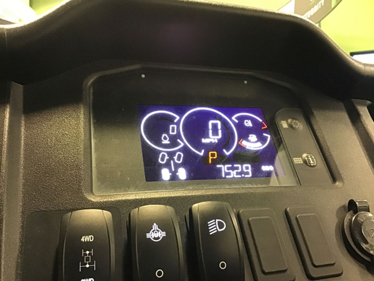 2023 XUV 825M S4 - 419432,  image number 8
