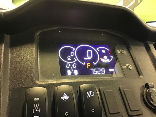 2023 XUV 825M S4 - 419432,  image number 8
