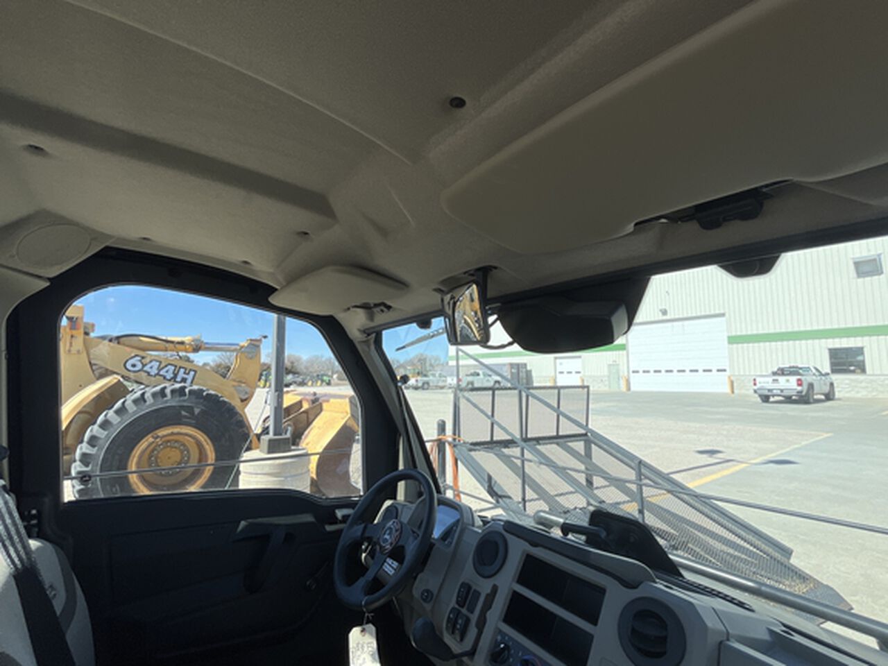 2024 XUV 835R - 444790,  image number 8