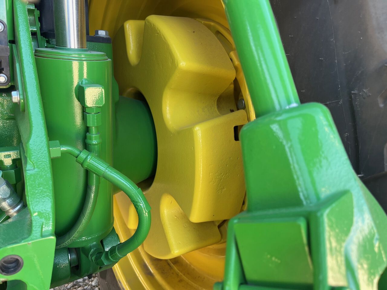 2024 8R 410 - 427446,  image number 19