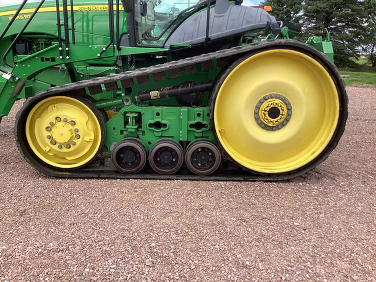 2010 8345RT - 427665,  image number 8