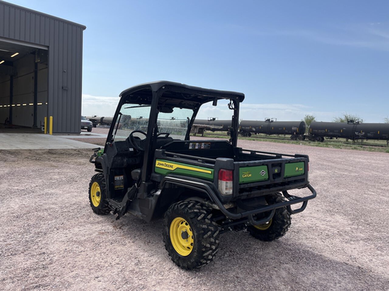 2023 XUV 835M - 446186,  image number 3