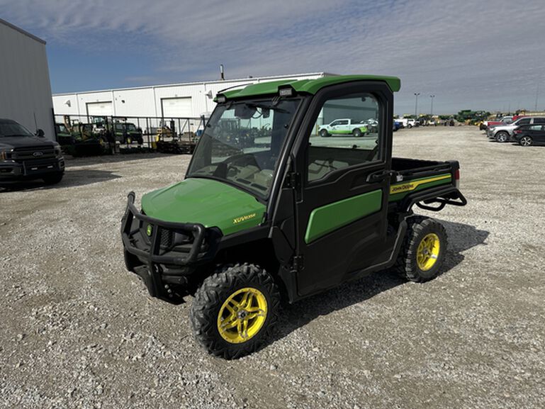 2022 XUV 835R - 428171, 