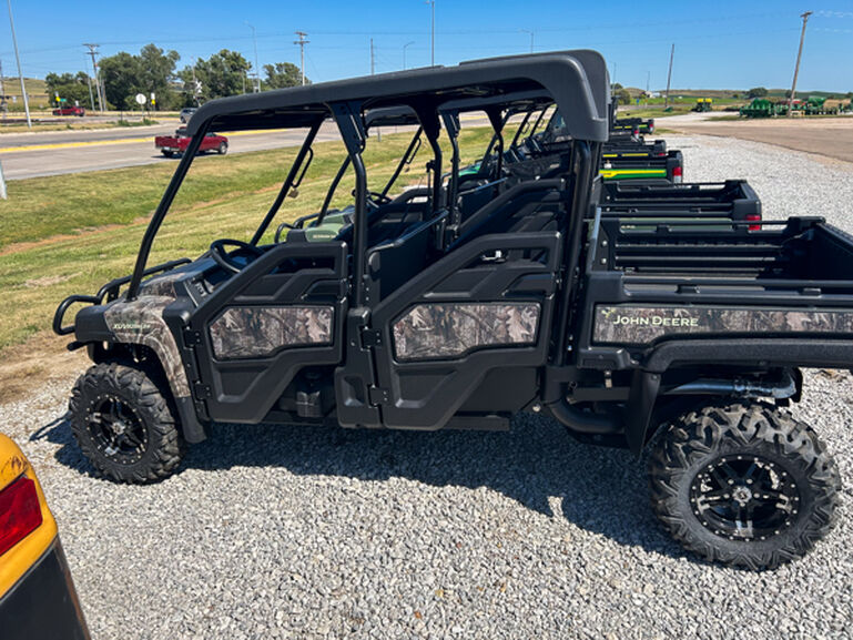 2024 XUV825M S4 - 426628, 