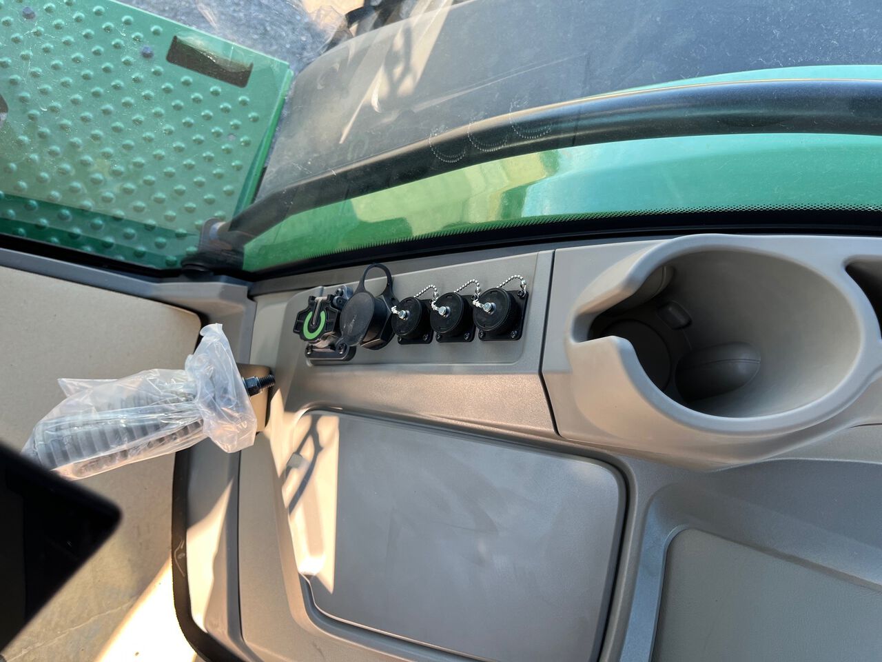 2025 8R 310 - 434718,  image number 10