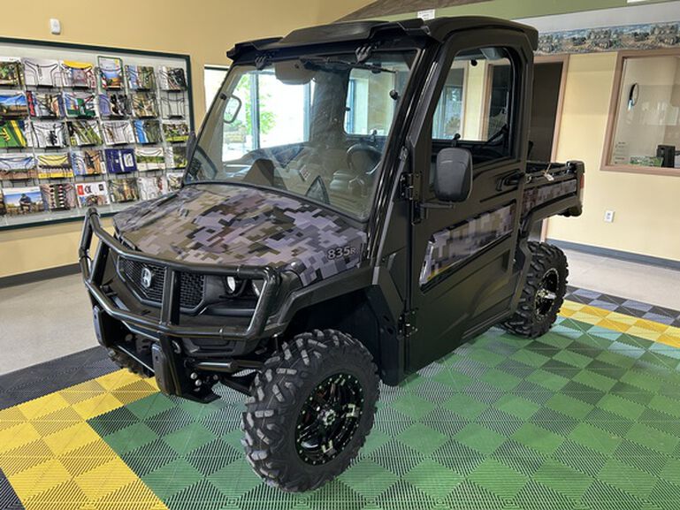 2024 XUV835M - 429703, 