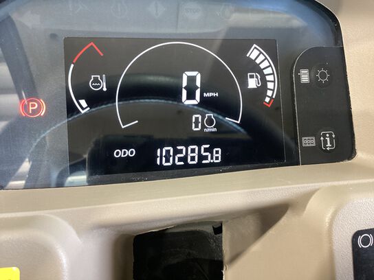 2020 XUV 835R - 430012,  image number 10