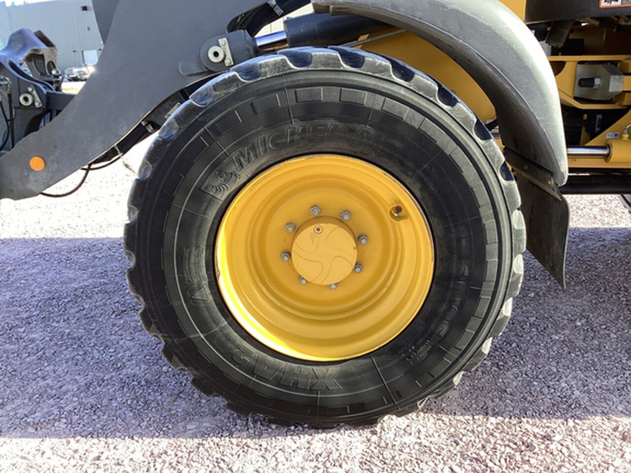 2018 344L - 443275,  image number 25