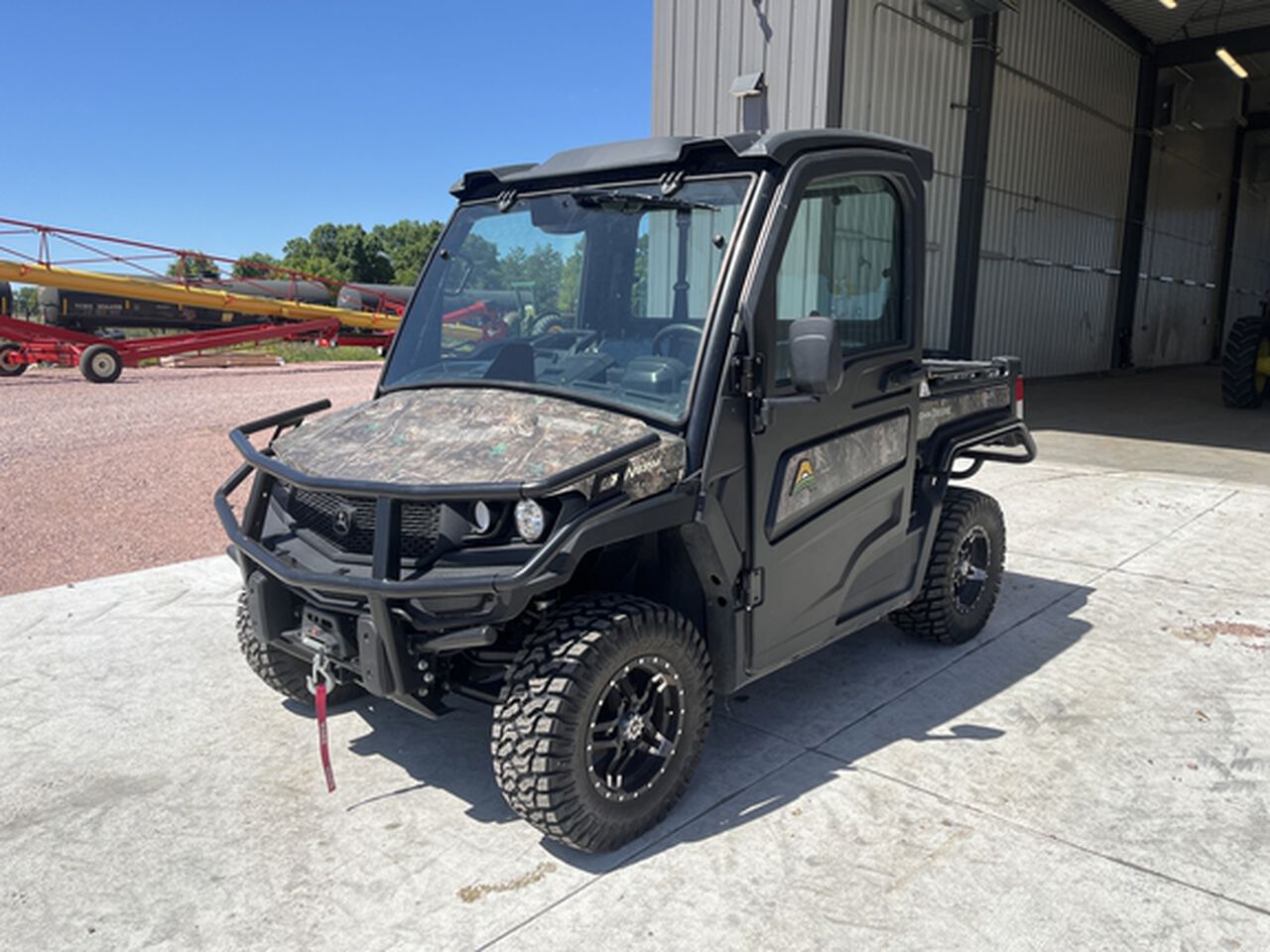 2023 XUV835M - 412941,  image number 2