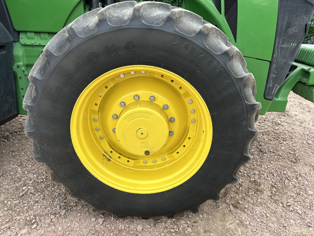 2020 8245R - 429610,  image number 13