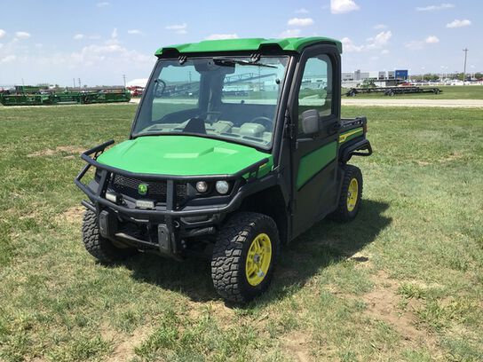 2023 XUV 835R - 437703,  image number 2
