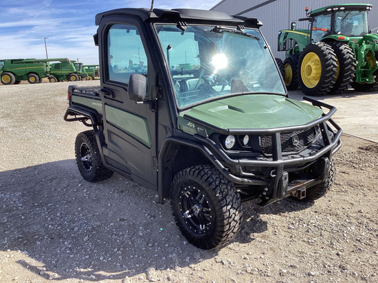 2023 XUV 835M - 441954,  image number 2