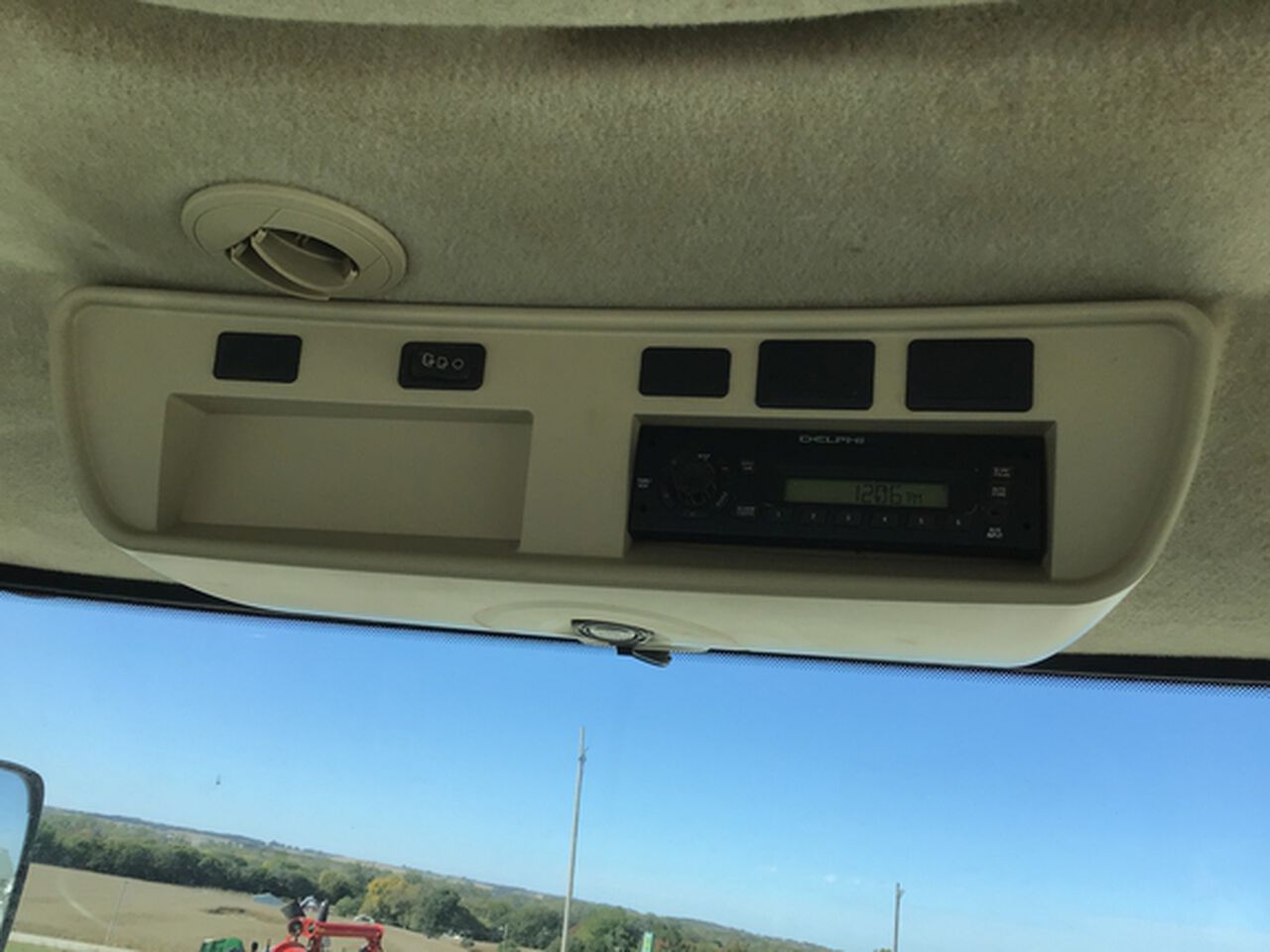 2011 8285R - 431497,  image number 7