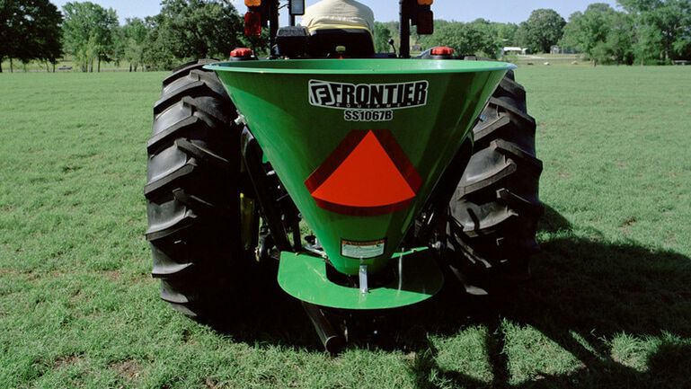 SS10B Series Broadcast Spreaders, 