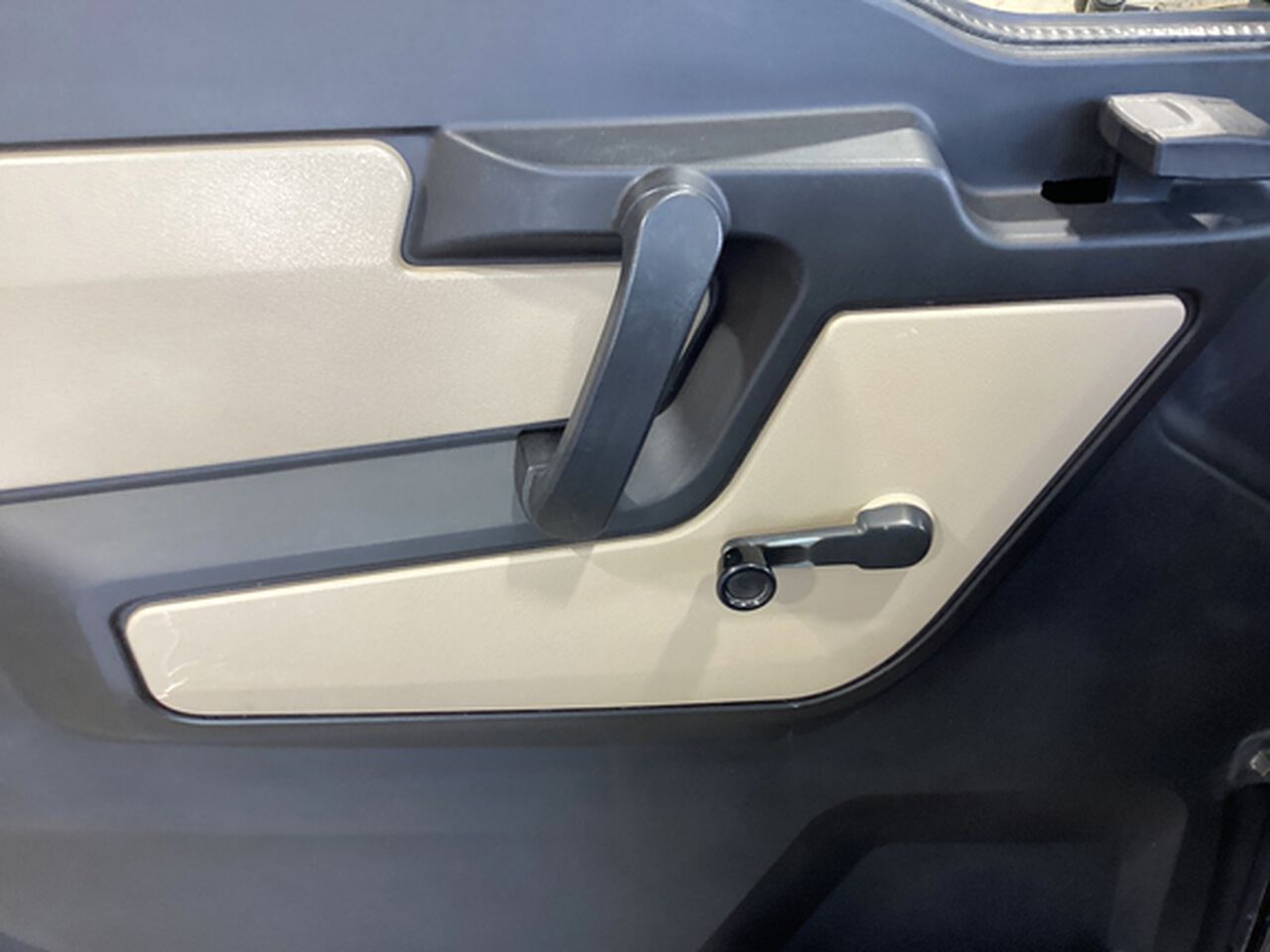 2020 XUV 835R - 430012,  image number 16