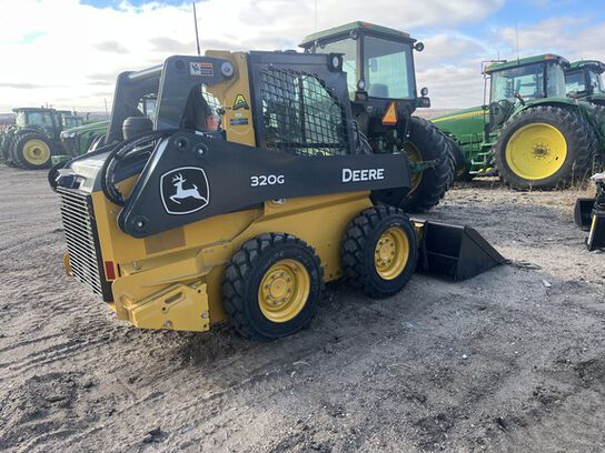 2023 320G - 441986,  image number 1