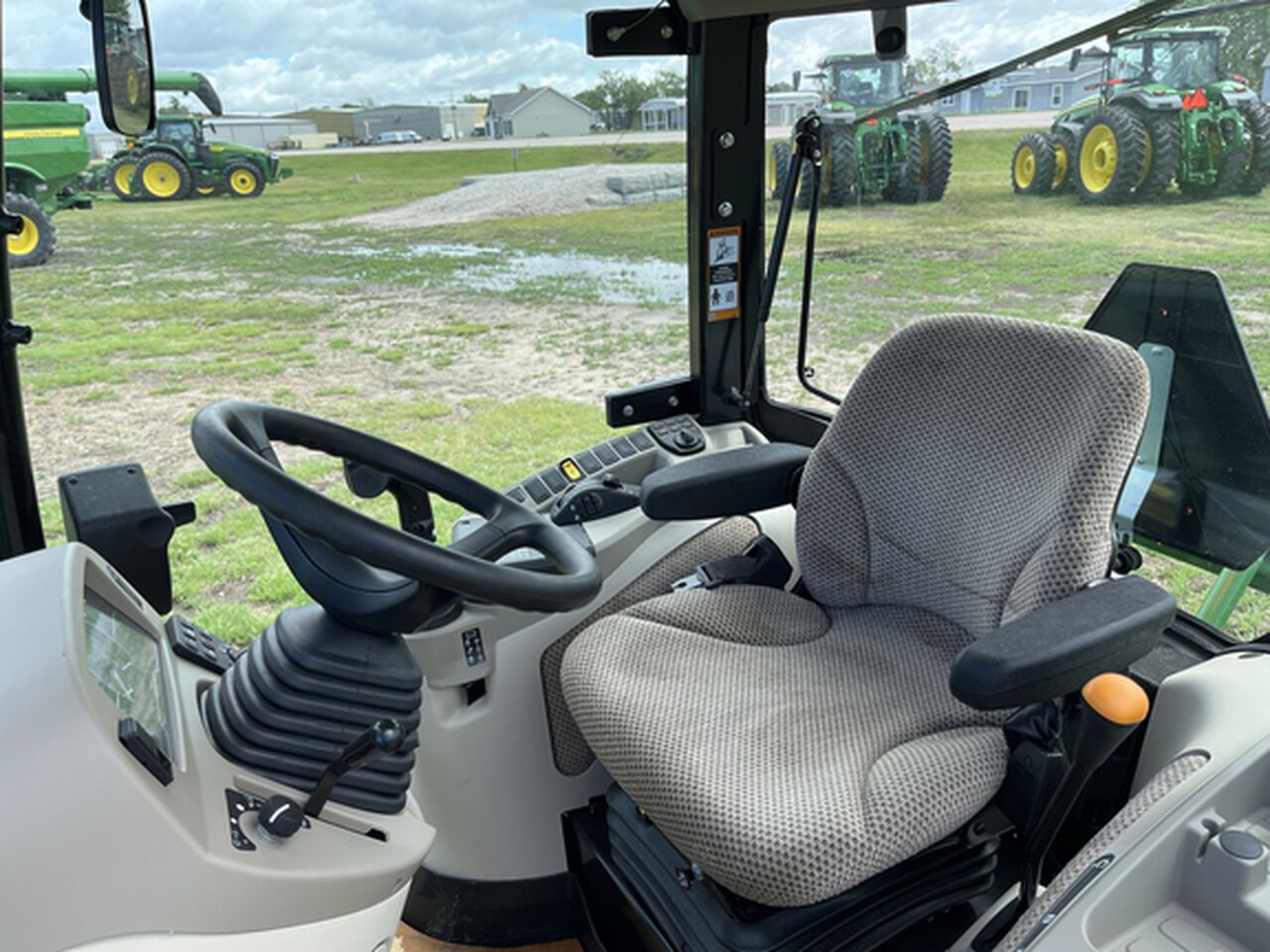 2026 4075R - 441166,  image number 8