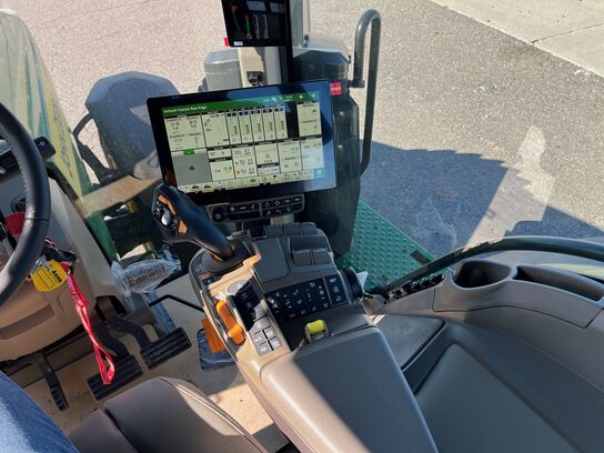 2025 8R 310 - 434718,  image number 8