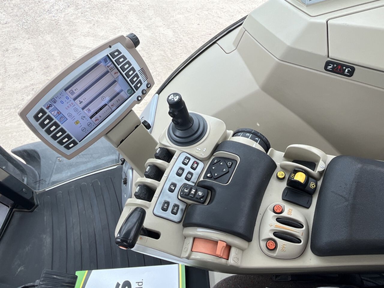 2011 8670 - 440764,  image number 10