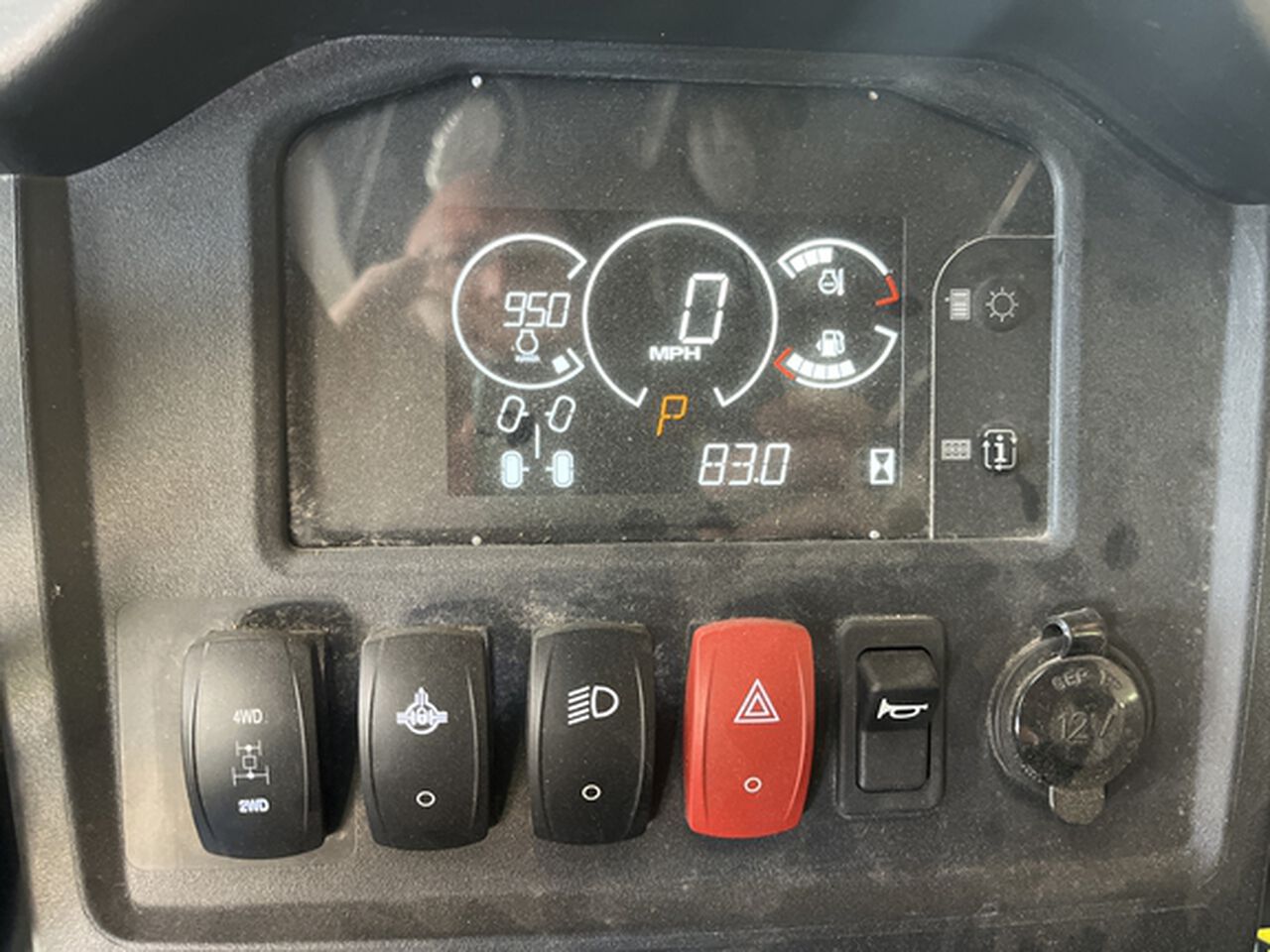 2023 XUV 825M S4 - 411818,  image number 13
