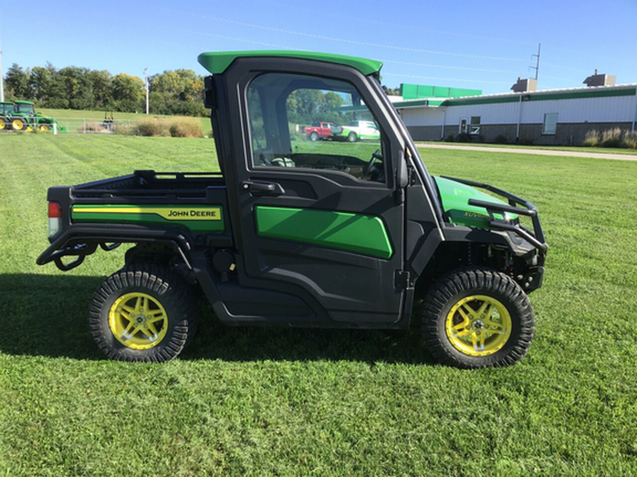 2024 XUV835R PREMIUM CAB - 447400,  image number 2