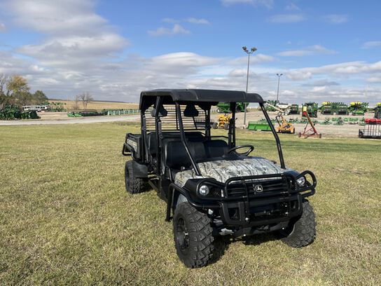 2015 XUV 825I S4 - 415000,  image number 2