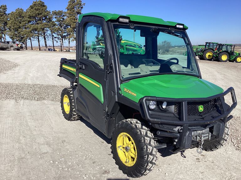 2020 XUV 835R - 429274, 