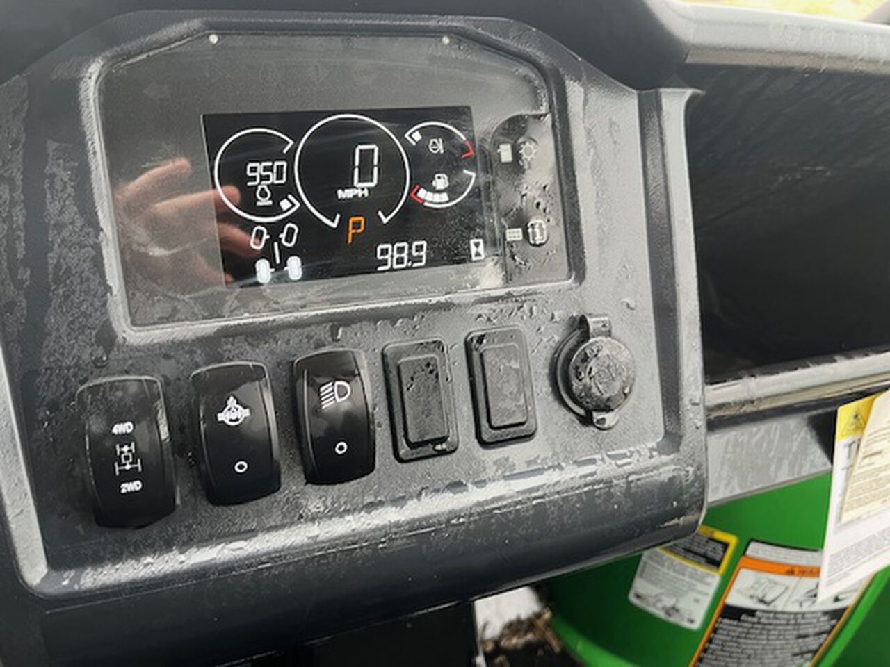 2023 XUV 825M S4 - 419432,  image number 10