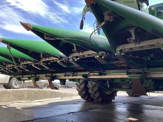 2022 C8R - 440968,  image number 14