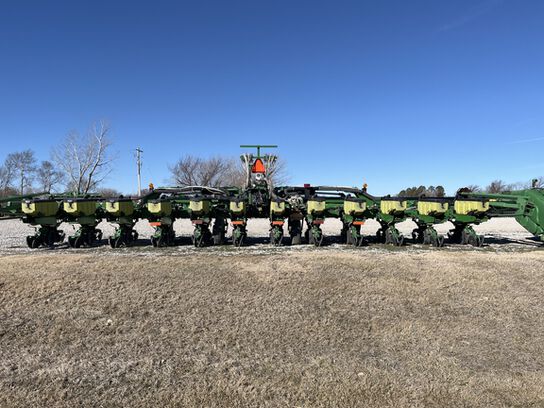 2003 1720 - 427742,  image number 1