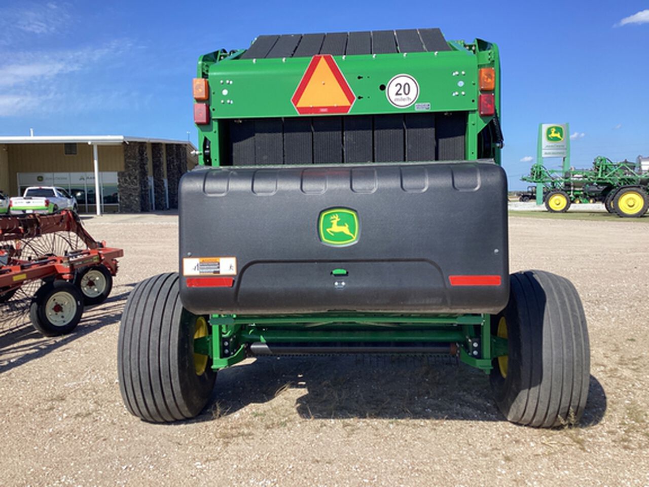 2022 560M - 430838,  image number 4