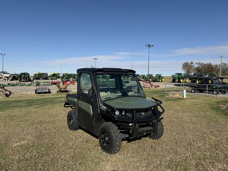2020 XUV 835R - 430012, 