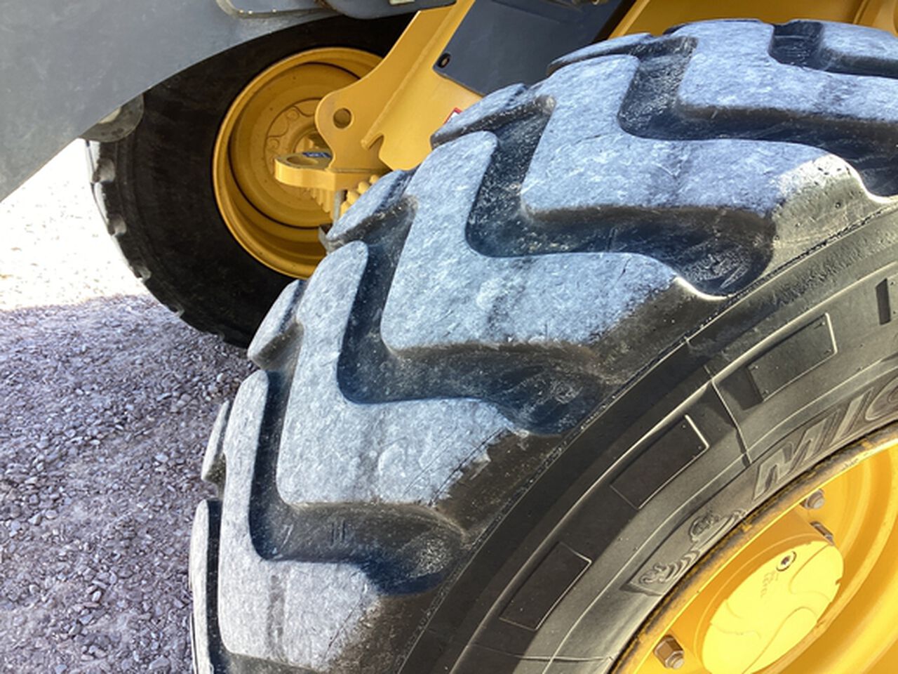 2018 344L - 443275,  image number 18