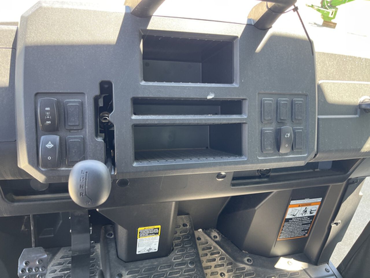 2026 XUV 845M - 441445,  image number 13