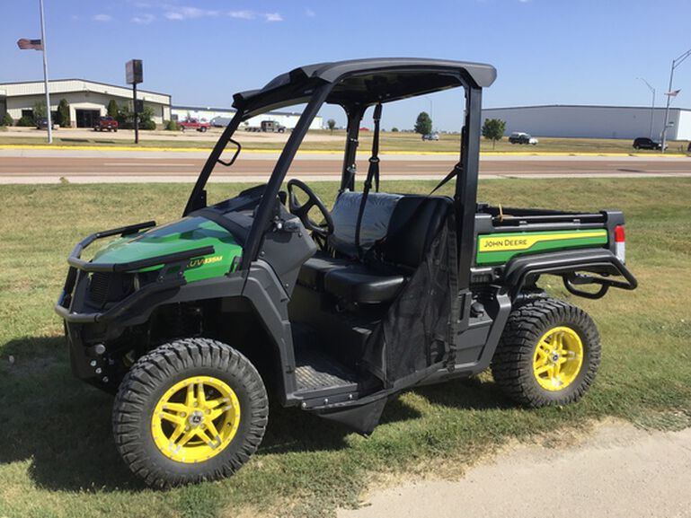 2023 XUV 835M - 412936, 
