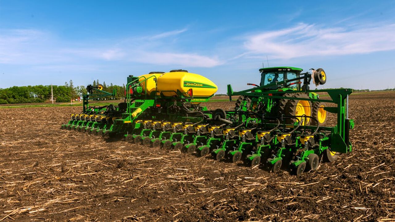 DB44 24Row22 Planter,  image number 0