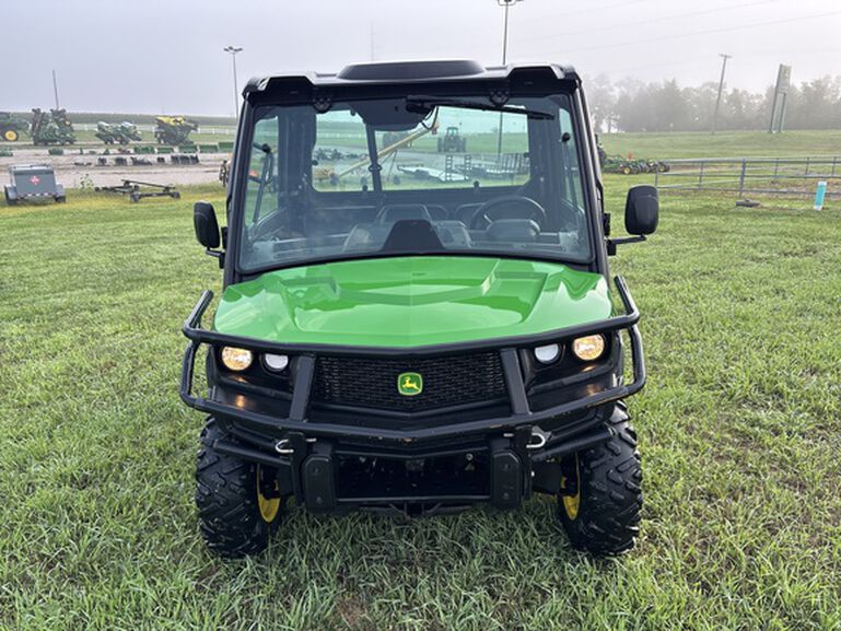 2023 XUV 835M - 445278, 