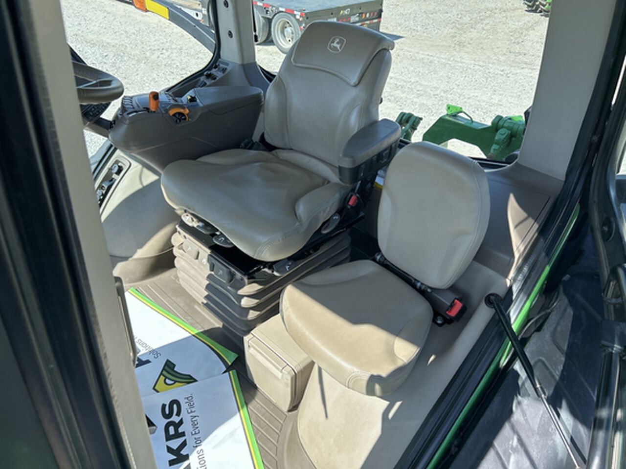 2015 8345RT - 441599,  image number 7