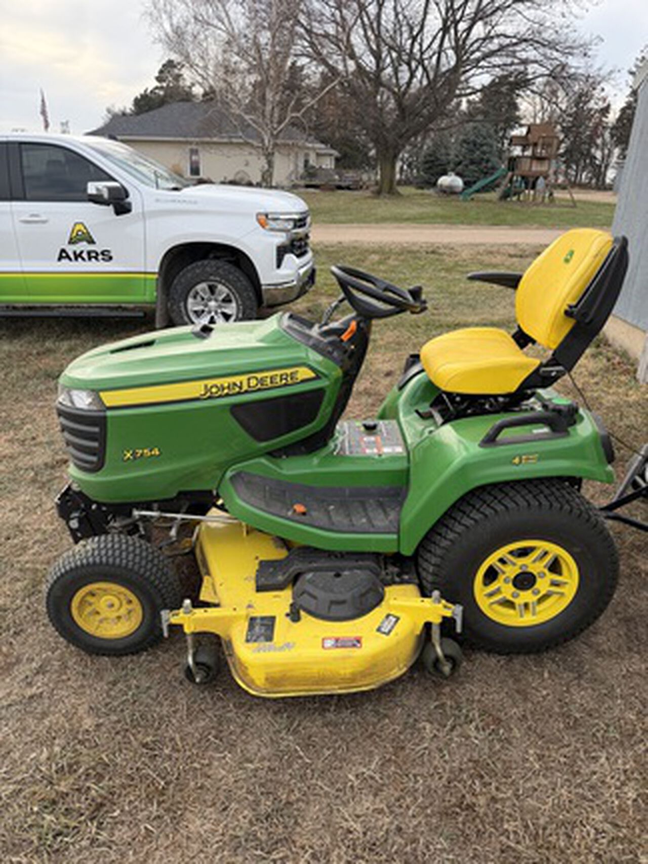 2021 X754 - 443722,  image number 1