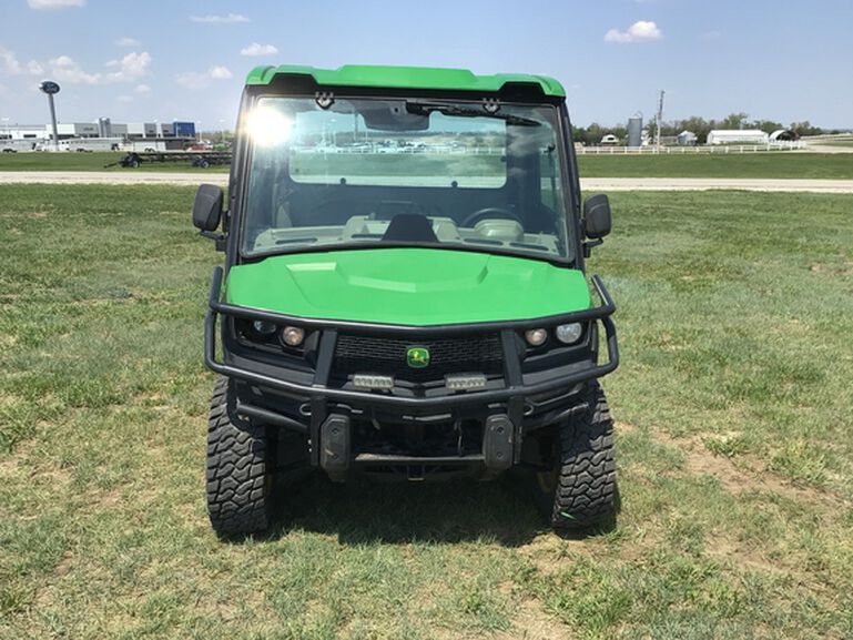 2023 XUV 835R - 437703, 