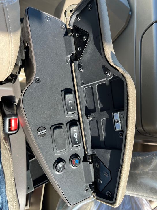 2024 8R 410 - 427446,  image number 12