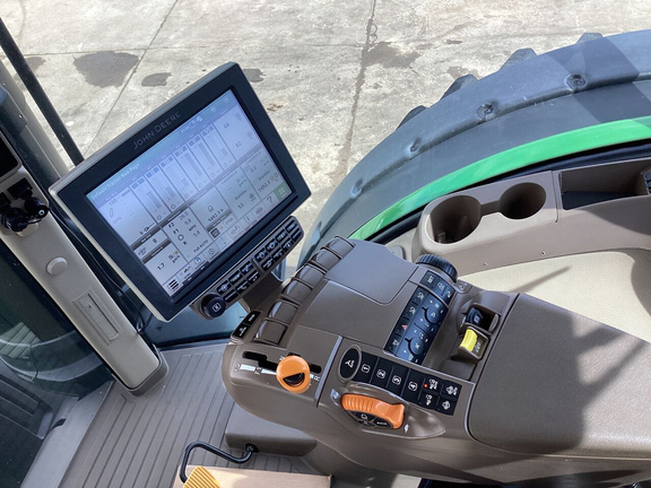 2017 8345R - 437288,  image number 10