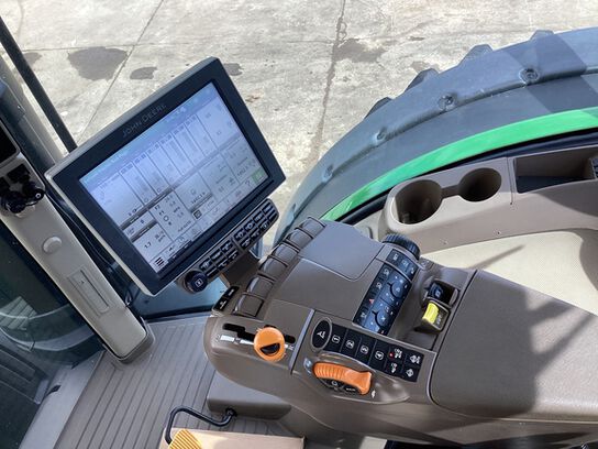 2017 8345R - 437288,  image number 10