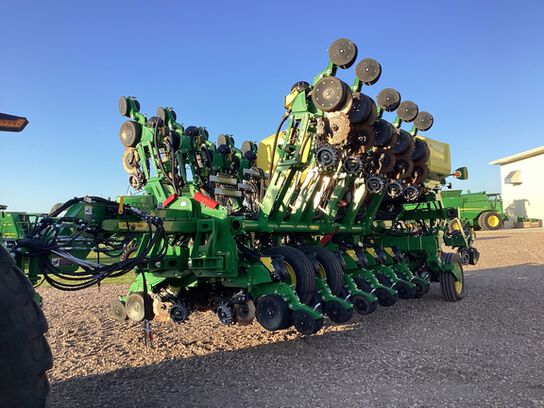 2023 1795 - 433950,  image number 11