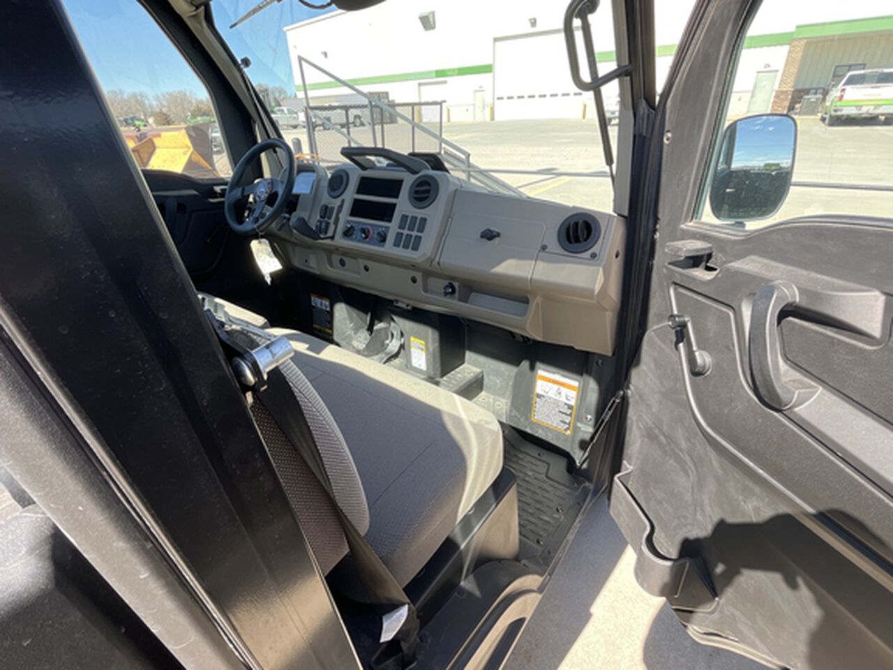 2024 XUV 835R - 444790,  image number 4