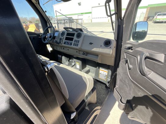 2024 XUV 835R - 444790,  image number 4