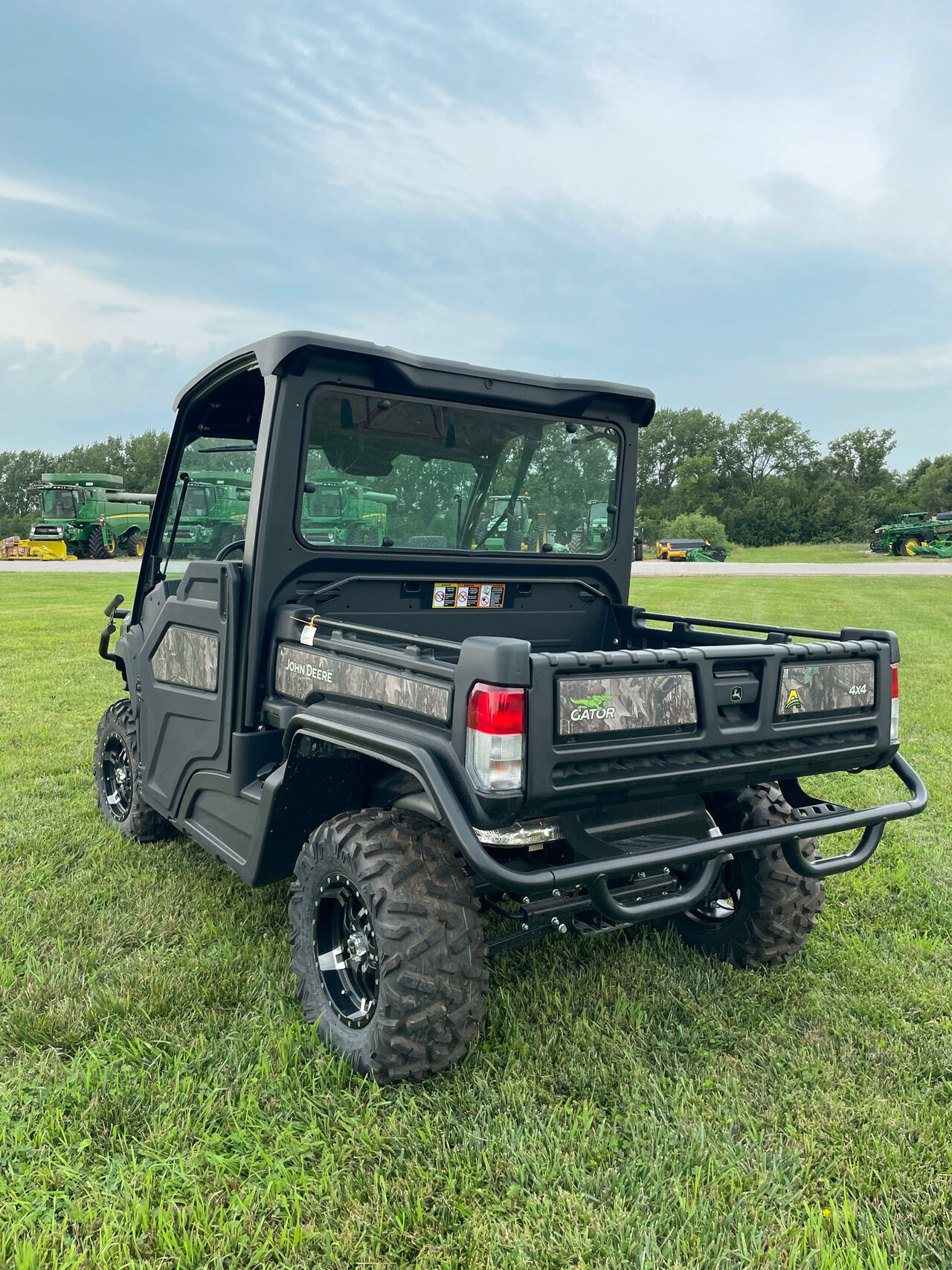 2024 XUV835M - 426626,  image number 2