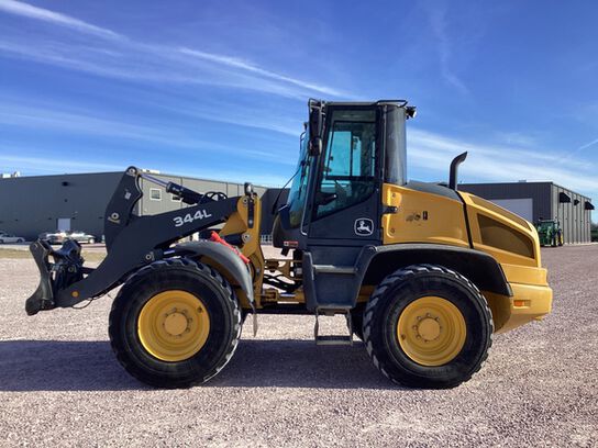 2018 344L - 443275,  image number 6